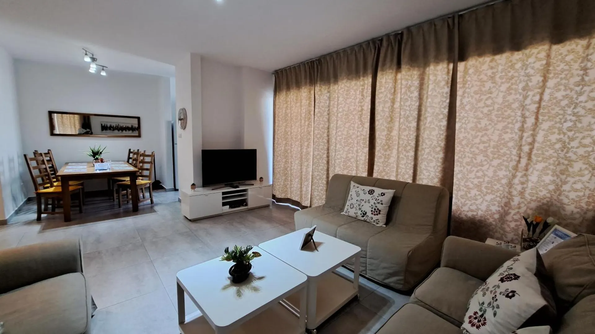 Albert'S Apartment St Lazarus 402 B - First Floor Larnaca